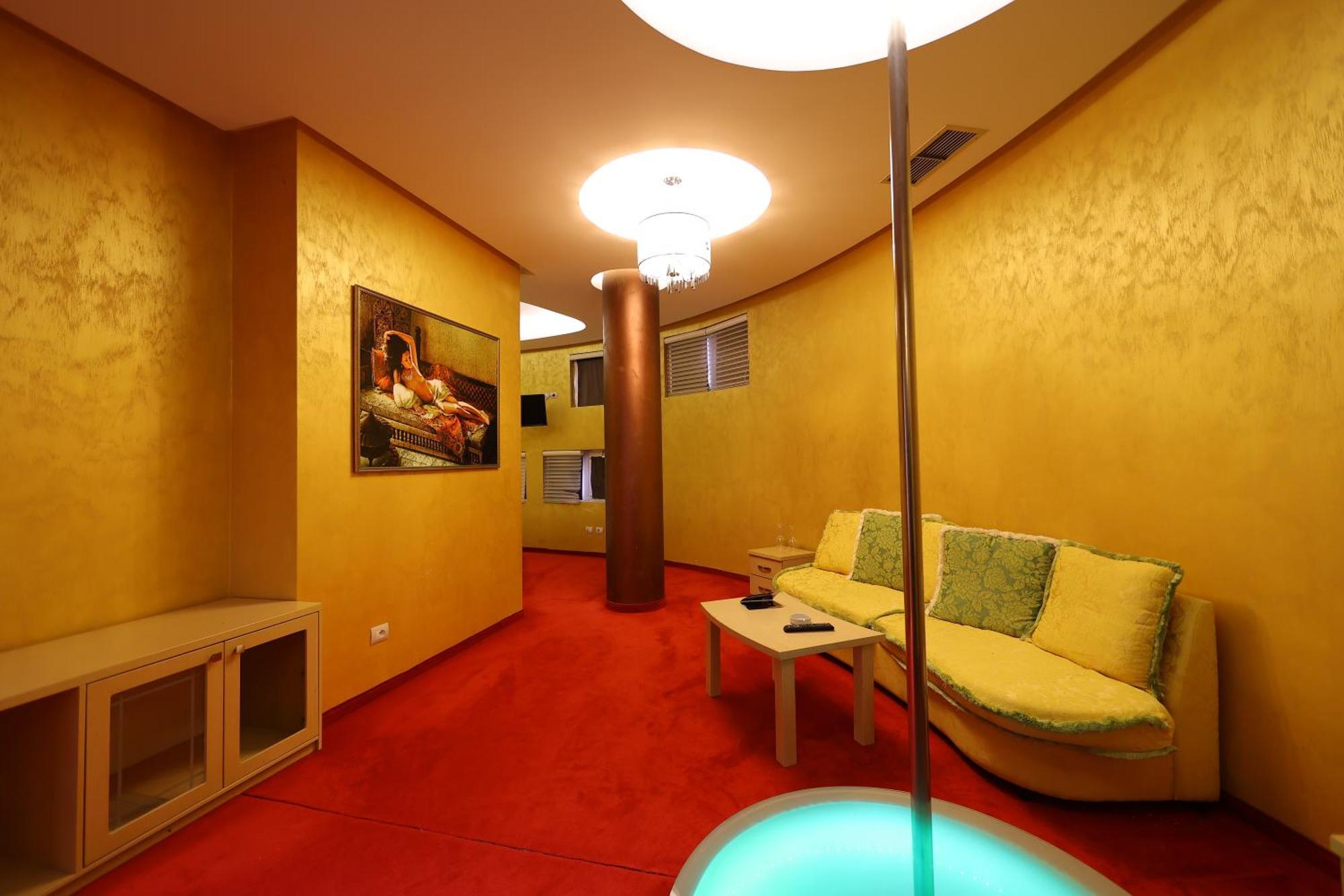 Hotel Gjuta Farke e Madhe Exterior photo